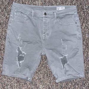 Men’s light grey denim shorts